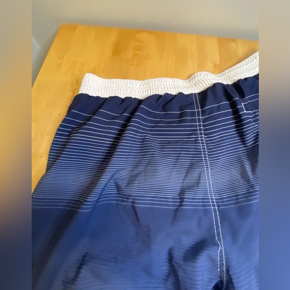 G-lll Apparel Genuine Merchandise Men’s Boston Red Sox Swim Trunks Size XXL - Picture 13 of 16